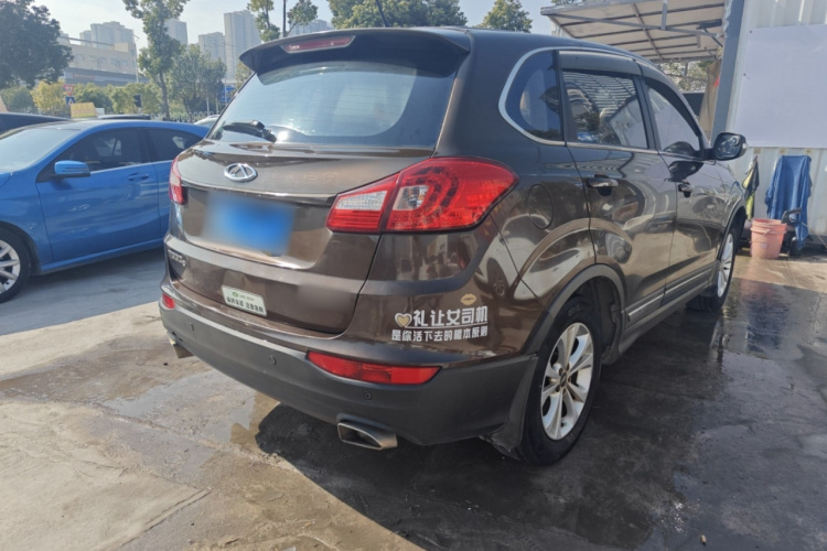 奇瑞 瑞虎5 2014款 2.0L 手动家享版车身外观7