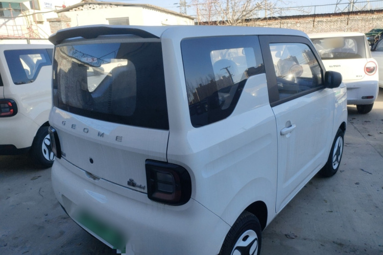 吉利银河 熊猫 2025款 210km 元气熊车身外观7