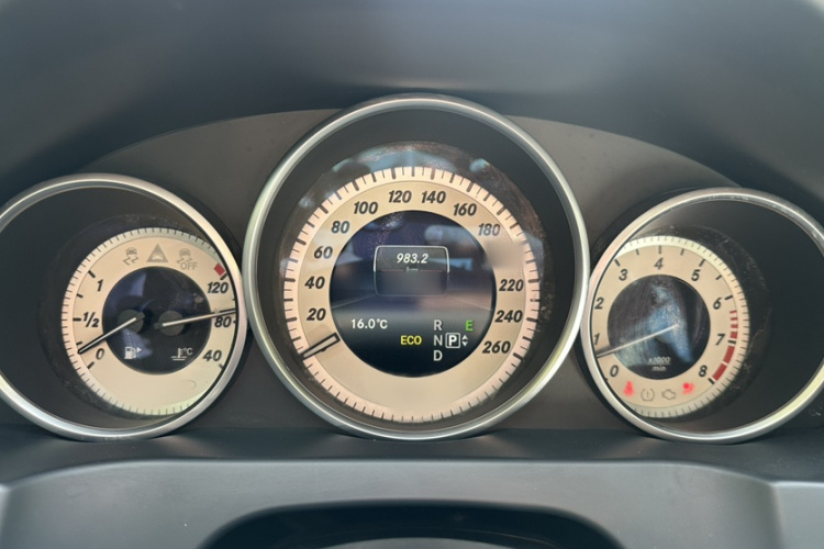 奔驰E级(进口) 2014款 E 200 轿跑版局部细节14