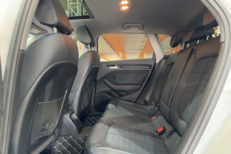 奥迪A3 2020款 Sportback 35 TFSI 时尚型 国VI中控内饰7004