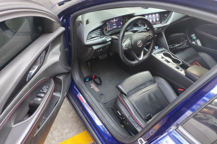 别克 君威 2020款 GS 28T 尊贵型中控内饰20