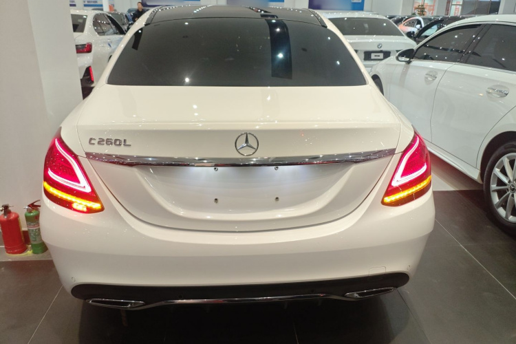 奔驰C级 2021款 C 260 L 运动版车身外观6
