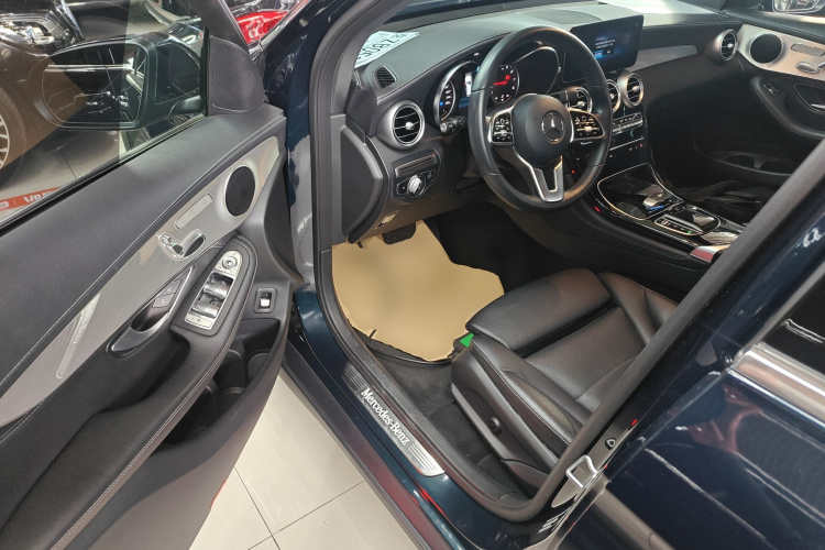 奔驰GLC 2020款 GLC 260 L 4MATIC 动感型中控内饰7003