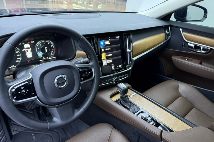 沃尔沃S90 2020款 改款 T5 智逸豪华版中控内饰7005