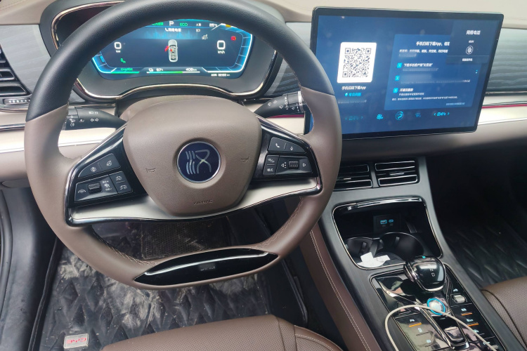 比亚迪 汉 2023款 EV 冠军版 605KM前驱尊贵型中控内饰7001