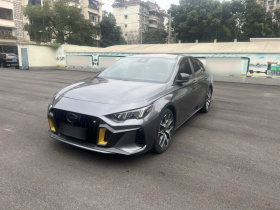 广汽传祺 影豹 2021款 270T DCT J16版