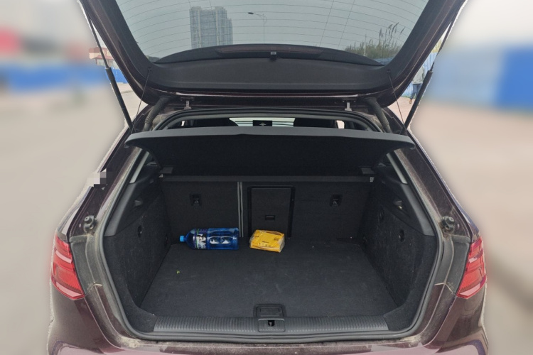 奥迪A3 2017款 Sportback 35 TFSI 进取型中控内饰23