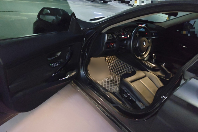 宝马3系GT 2019款 320i 时尚型中控内饰7003