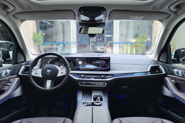 宝马X5 2023款 xDrive 30Li 尊享型M运动套装中控内饰7003
