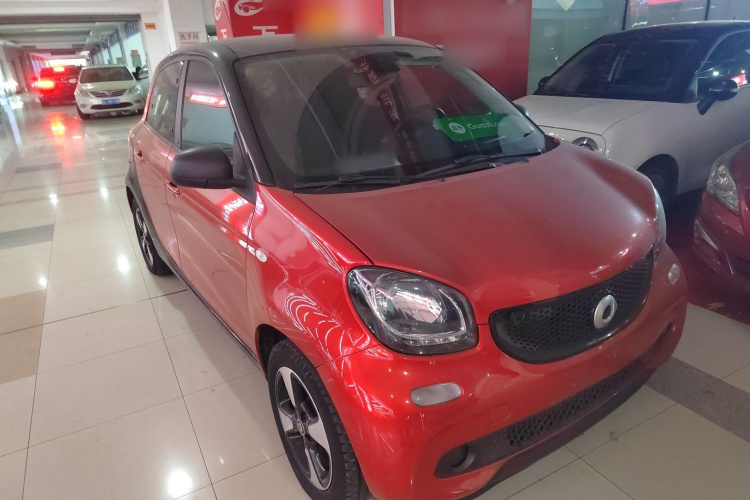 smart forfour 2018款 1.0L 52千瓦激情版车身外观3