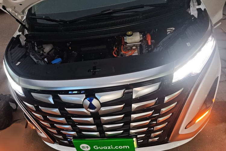 腾势D9 2024款 DM-i 980 四驱尊贵型机舱底盘24