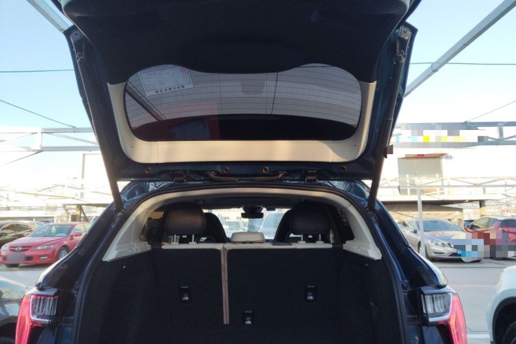 领克01 2017款 2.0T 两驱耀Pro版机舱底盘23