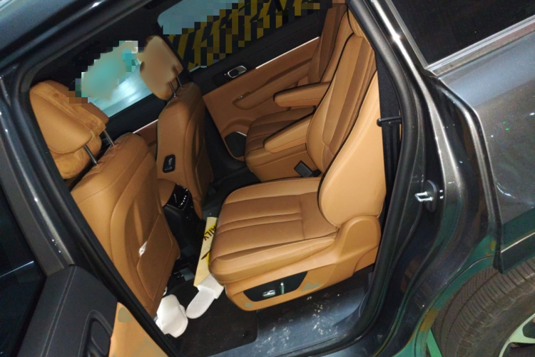 理想汽车 理想ONE 2020款 增程6座版中控内饰7004