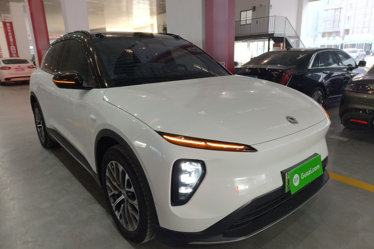 蔚来ES6 2023款 75kWh车身外观3