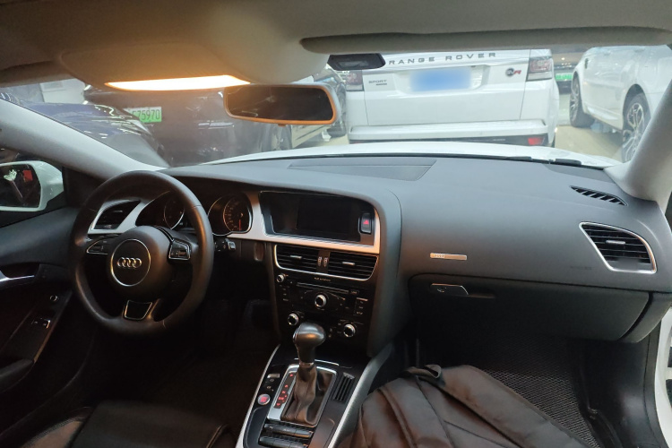 奥迪A5 2016款 Coupe 45 TFSI 舒适型中控内饰12