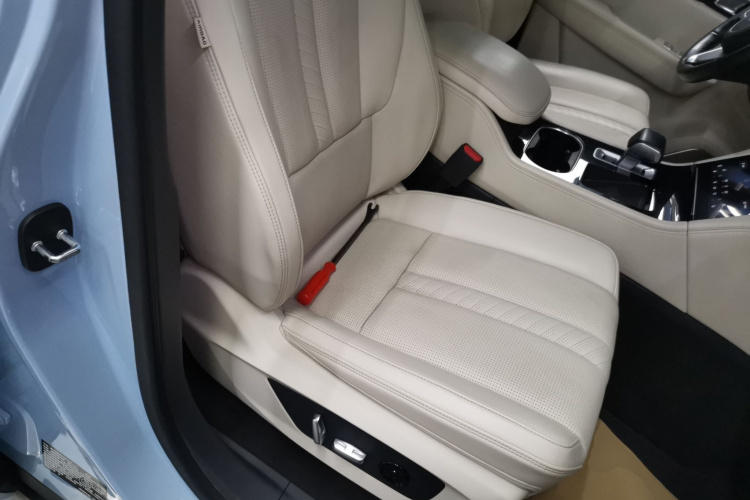 理想汽车 理想ONE 2020款 增程6座版局部细节41