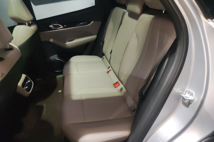 吉利汽车 博越L 2025款 第四代 1.5TD DCT 扬帆中控内饰21