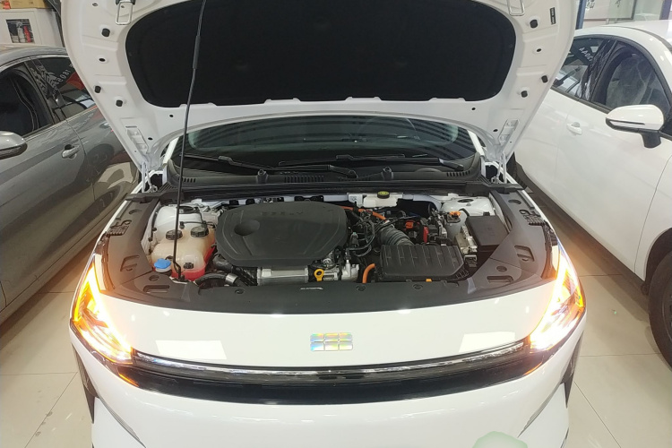 吉利银河 银河L6 2024款 125km PLUS 龙腾版机舱底盘24