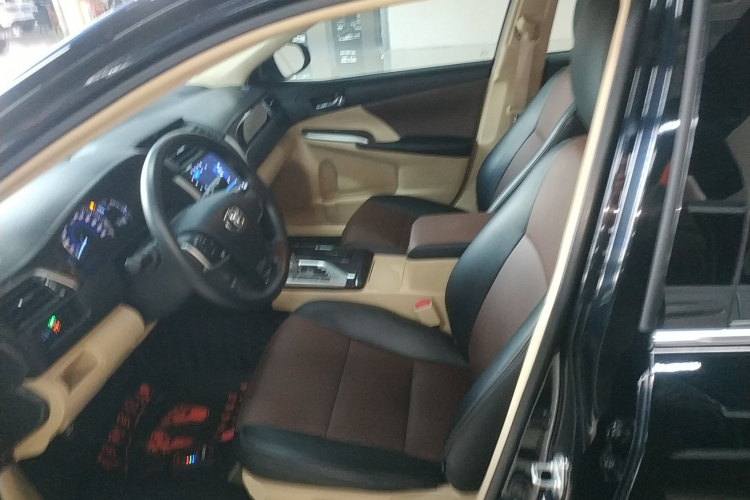 丰田 凯美瑞 2015款 2.0E 精英版中控内饰19