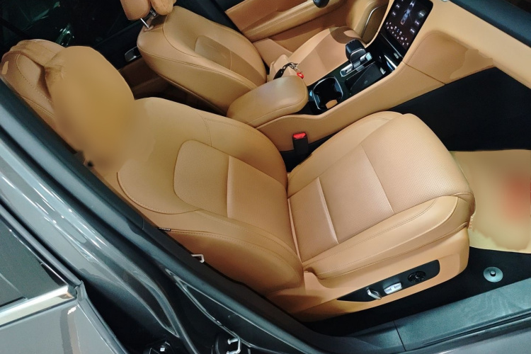 理想汽车 理想ONE 2021款 增程6座版局部细节41