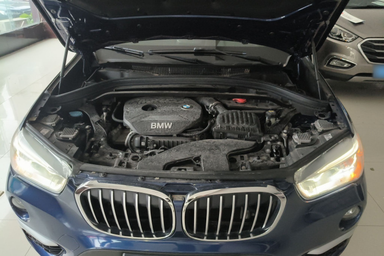 宝马X1 2018款 sDrive18Li 尊享型机舱底盘24