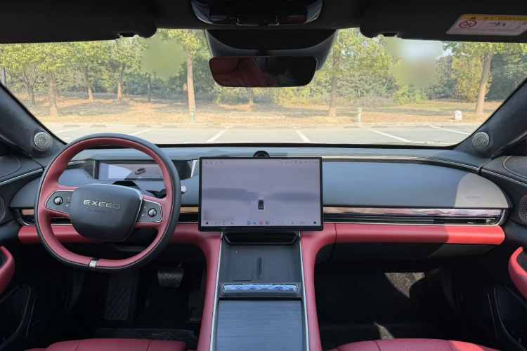 星途 星纪元 ES 2025款 增程 Max 城区辅助驾驶中控内饰7004