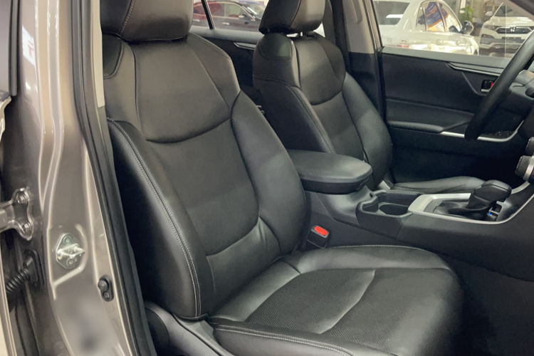 丰田 RAV4荣放 2020款 2.0L CVT两驱风尚版局部细节41