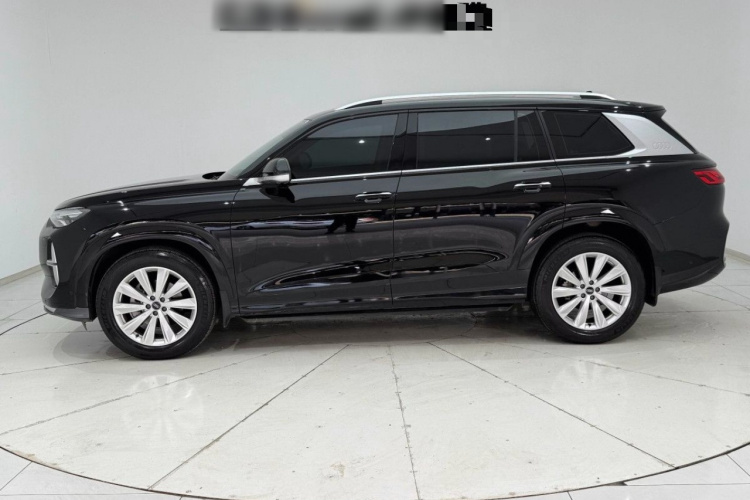 奥迪Q6 2024款 45 TFSI quattro 齐云型 羽林套装 7座车身外观6003