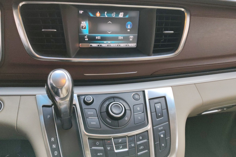 别克GL8 2017款 25S 豪华型 国V局部细节16