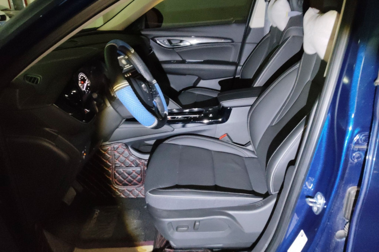 别克 2023款 昂科威Plus 652T 五座豪华型中控内饰19