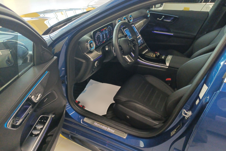 奔驰C级 2023款 改款 C 260 L 运动版中控内饰7003