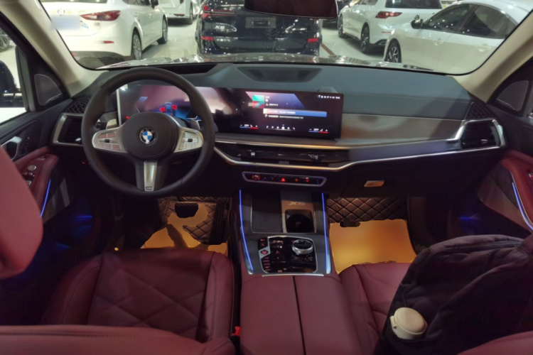 宝马X5 2026款 xDrive 30Li 尊享型M运动曜夜套装中控内饰12