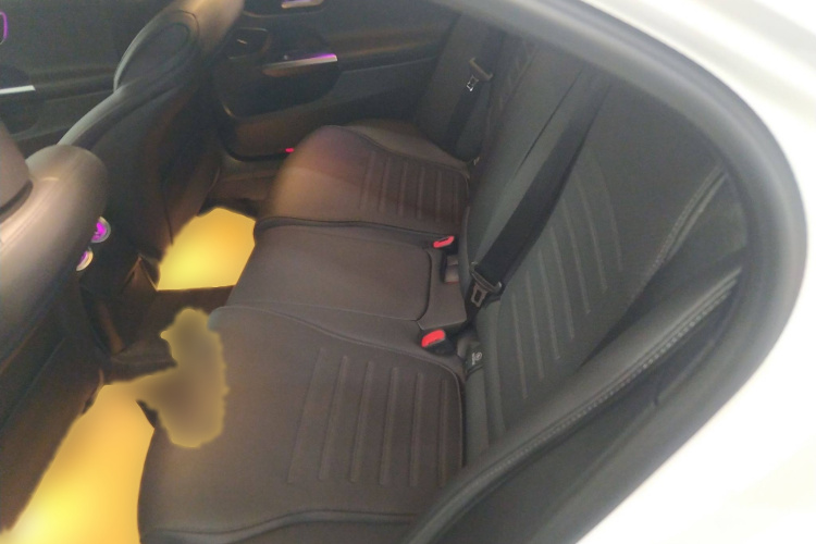 奔驰C级 2023款 C 200 L 运动版中控内饰7004