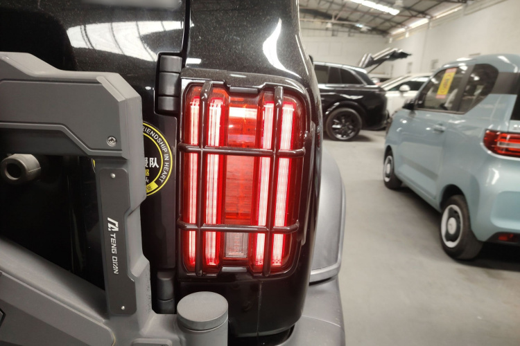 坦克300 2021款 越野版 2.0T 征服者车身外观6006