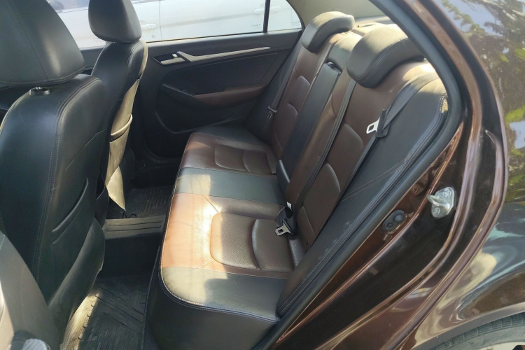 吉利汽车 远景 2016款 1.5L 自动幸福版中控内饰7004