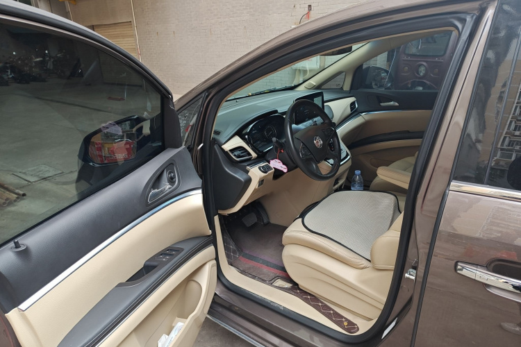 别克GL8 2023款 改款 陆上公务舱 豪华型中控内饰7003