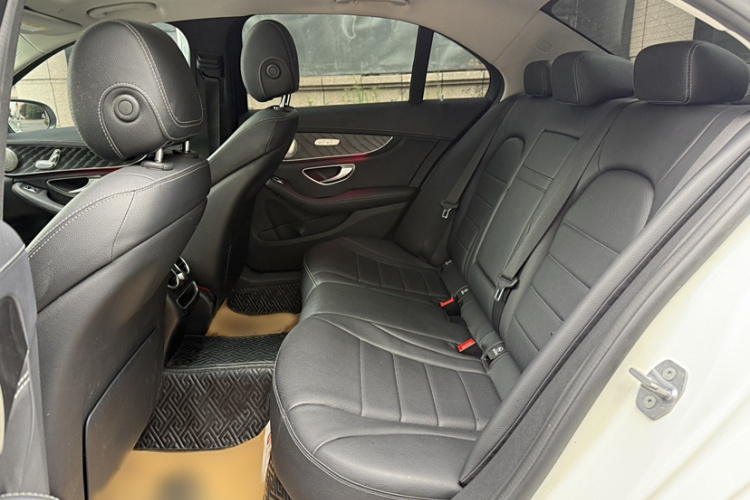 奔驰C级 2019款 C 180 L 时尚型运动版车身外观6007