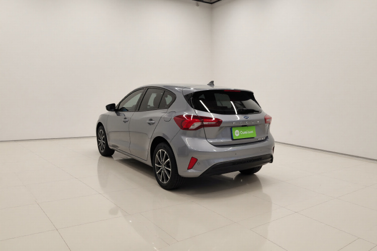 福特 福克斯 2022款 两厢 EcoBoost 180 自动竞速版车身外观5