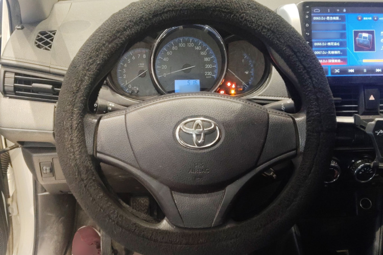 丰田 威驰 2017款 1.3L 手动前行版中控内饰13