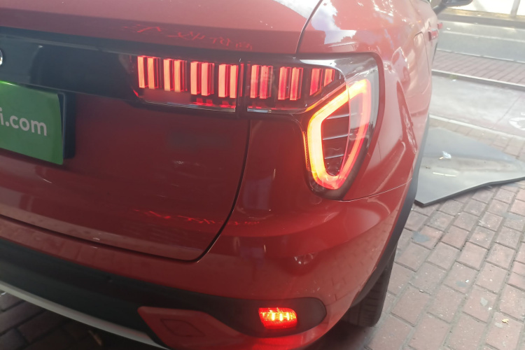 领克01 2017款 2.0T 四驱劲Pro版车身外观9