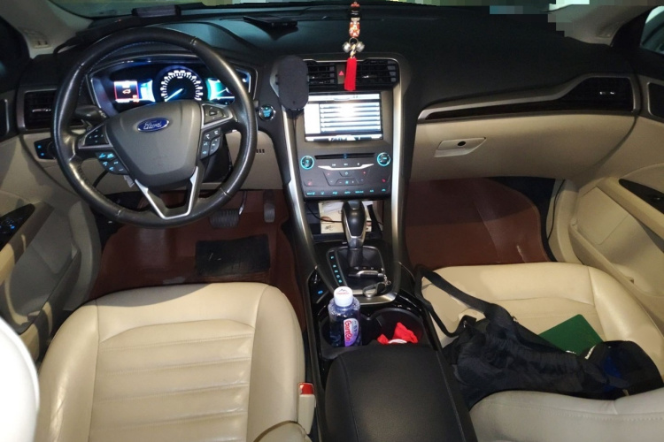 福特 蒙迪欧 2013款 2.0L GTDi200豪华型中控内饰7002