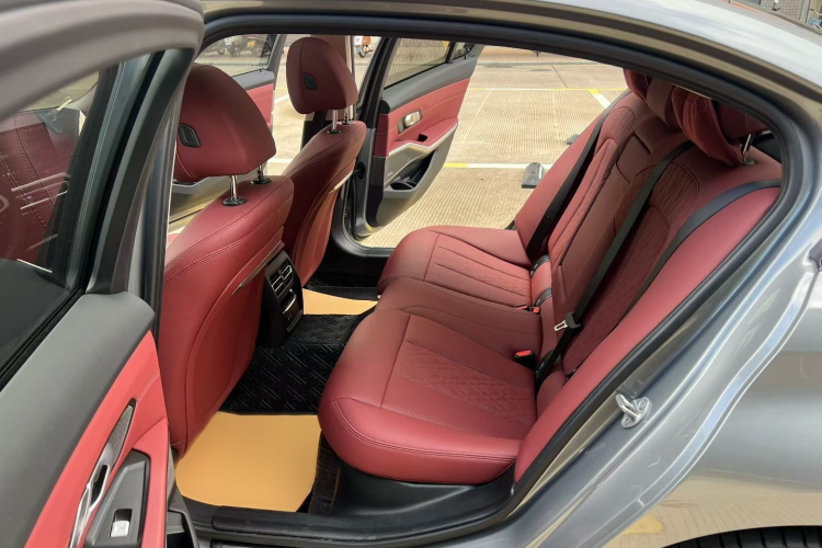 宝马3系 2024款 325Li M运动曜夜套装中控内饰7002