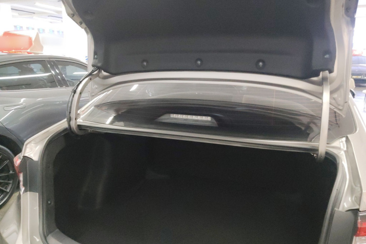 丰田 卡罗拉 2024款 1.8L 智能电混双擎 先锋版机舱底盘23