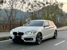 宝马1系(进口) 2018款 118i 运动设计套装