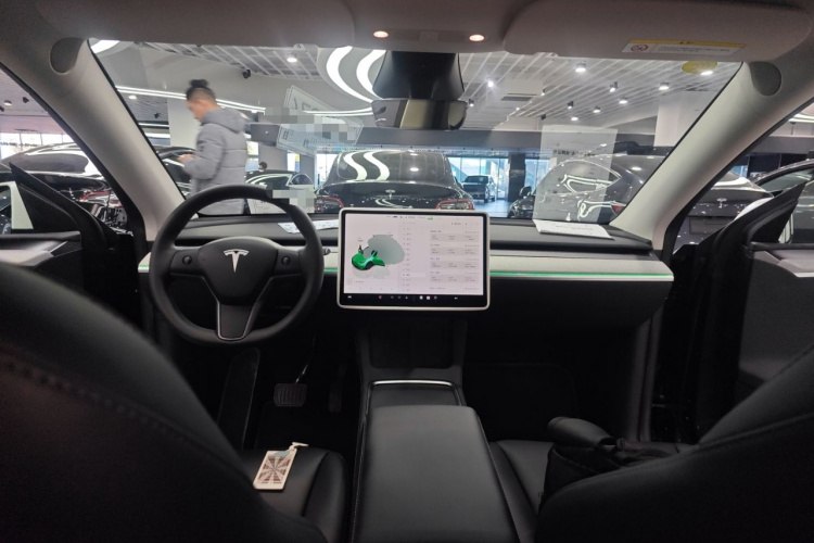 特斯拉 Model Y 2024款 后轮驱动版中控内饰12