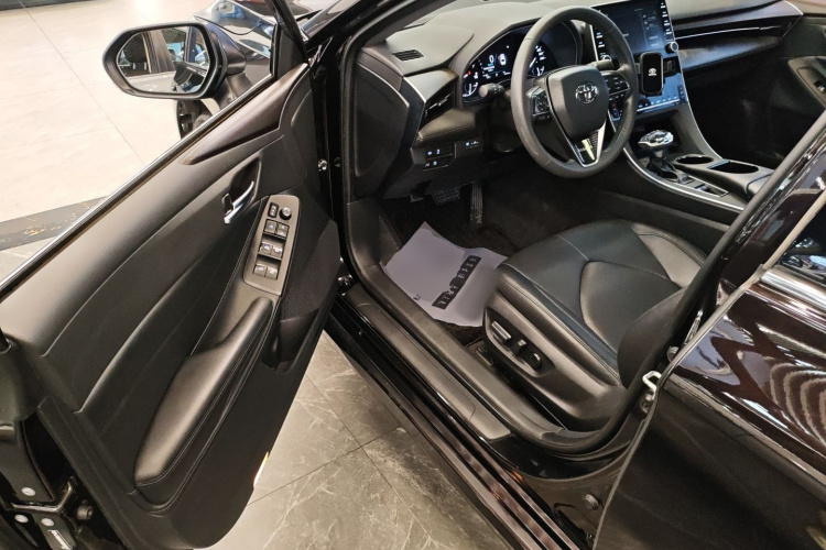 丰田 亚洲龙 2019款 2.0L 豪华版 国VI中控内饰20