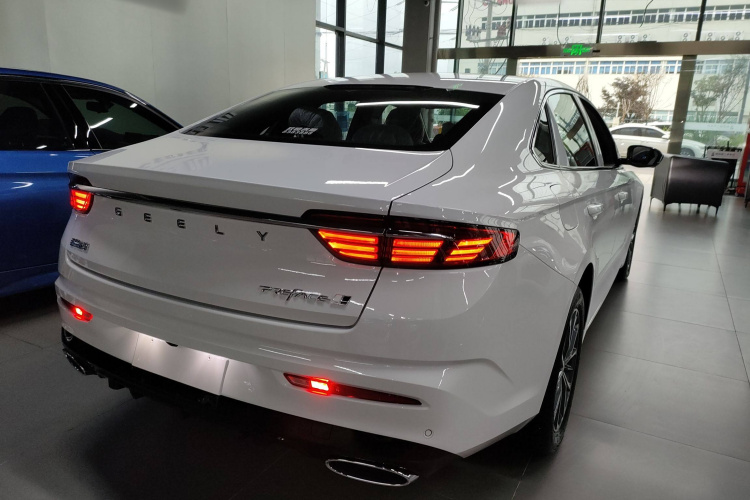 吉利汽车 星瑞 2025款 东方曜 1.5TD 扶摇版车身外观7