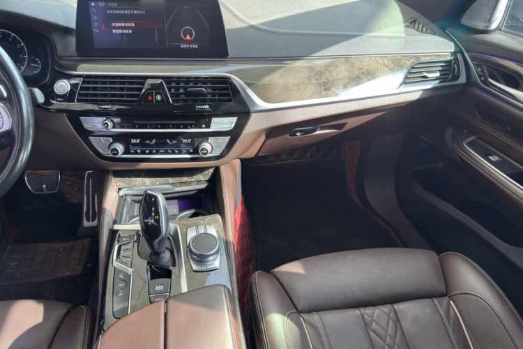 宝马6系GT 2019款 630i M运动大旅行家版中控内饰7006