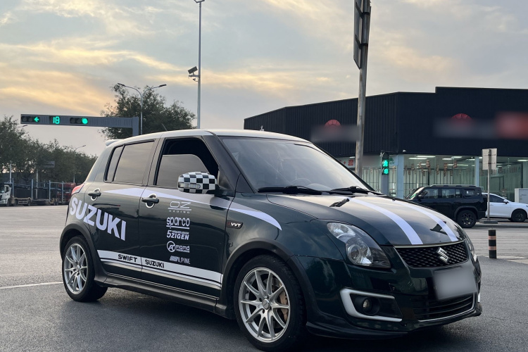 铃木 雨燕 2016款 1.5L 自动时尚型酷玩版车身外观6002