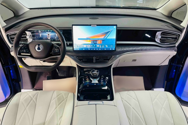 腾势D9 2024款 DM-i 970 豪华型中控内饰7002